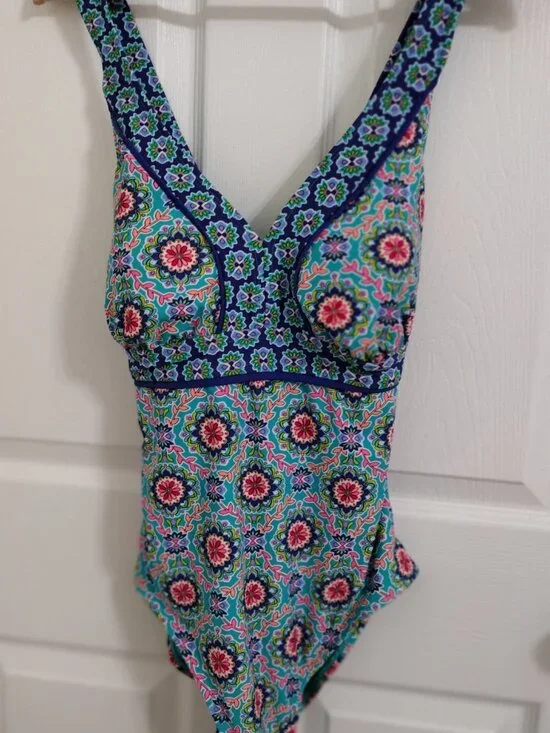 Catalina One Piece Swimsuit Multicolor Print Size XL (16–18) NWOT - Picture 3 of 9